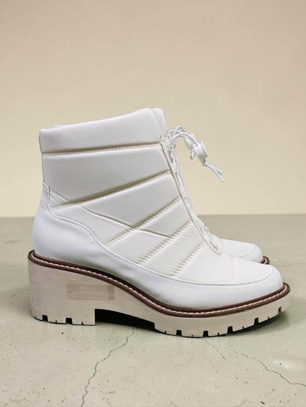 BLONDO | DAISY WATERPROOF LUG SOLE BOOTS- NWOT!